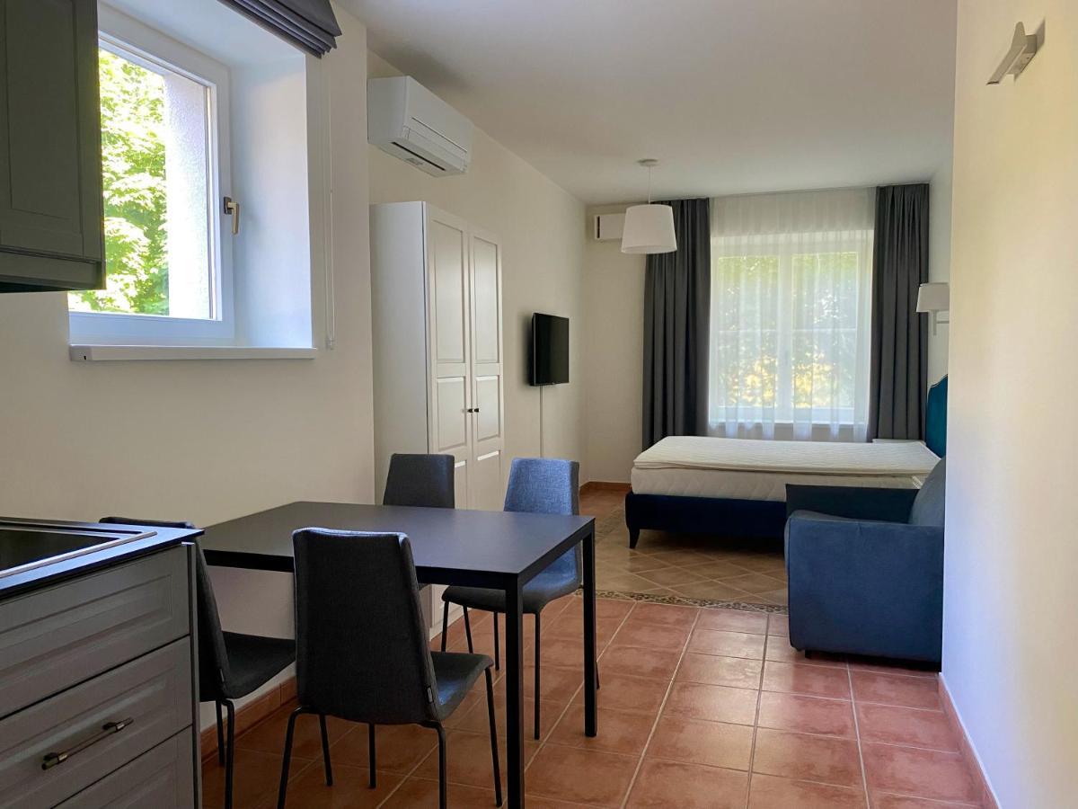 Dvi Nidos Hotel Buitenkant foto