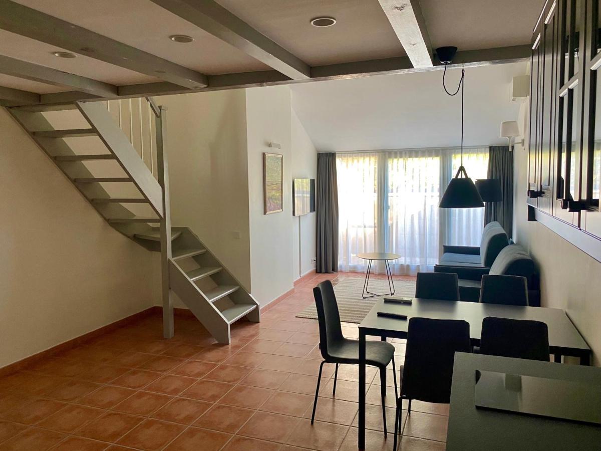 Dvi Nidos Hotel Buitenkant foto